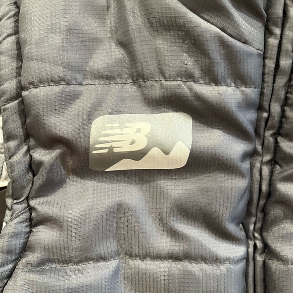 Kids New Balance Vest - Picture 2 of 9